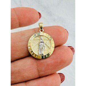 ✦ 10K Solid Gold Santa Barbara Medallion – Dije en oro medalla